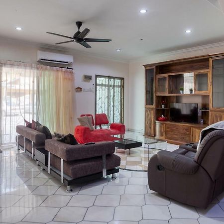 Gunung View Homestay 10 To 12 Pax Near Sunway Tambun Ipoh Exterior photo
