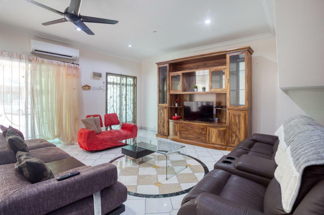 Gunung View Homestay 10 To 12 Pax Near Sunway Tambun Ipoh Exterior photo